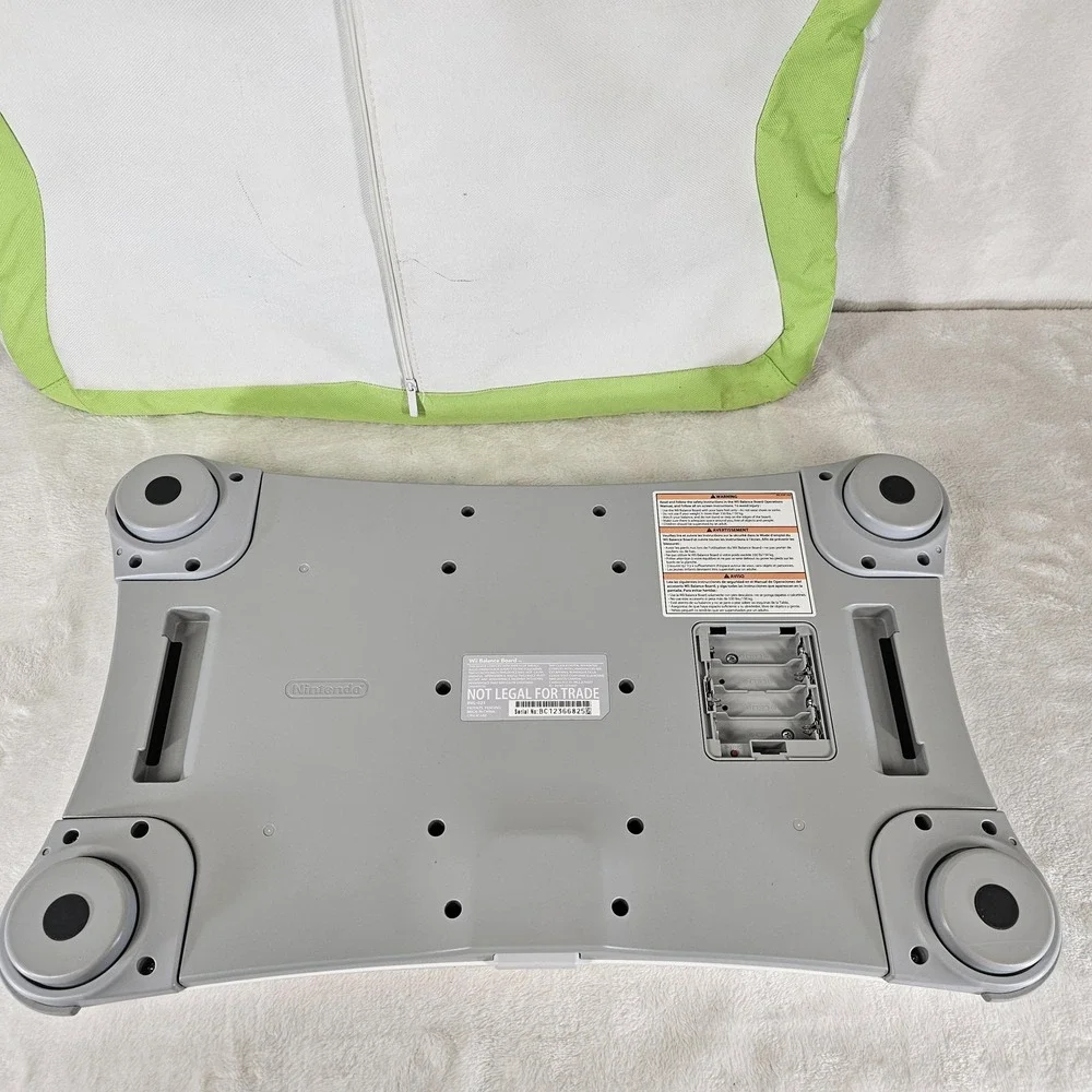 Nintendo Wii Balance Board White Wii Fit Plus Game & Carry Bag‎ Wireless Console